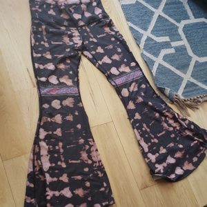 Teeki flare leggings